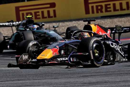 Max Verstappen (NLD) Red Bull Racing RB22 leads Andrea Kimi Antonelli (ITA) Mercedes AMG Formula One Team W17.
28.06.2026. Formula 1 World Championship, Rd 8, Austrian Grand Prix, Spielberg, Austria, Race Day.
- www.xpbimages.com, EMail: requests@xpbimages.com © Copyright: Charniaux / XPB Images