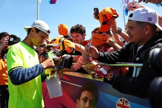 Lando Norris (GBR) McLaren F1 Team with fans.
02.07.2026. Formula 1 World Championship, Rd 9, British Grand Prix, Silverstone, England, Preparation Day.
- www.xpbimages.com, EMail: requests@xpbimages.com © Copyright: Patching / XPB Images
