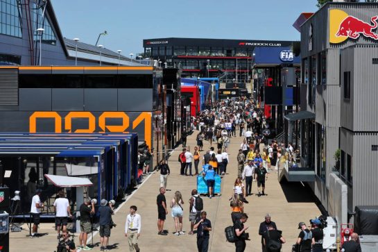 Paddock atmosphere.
02.07.2026. Formula 1 World Championship, Rd 9, British Grand Prix, Silverstone, England, Preparation Day.
- www.xpbimages.com, EMail: requests@xpbimages.com © Copyright: Moy / XPB Images