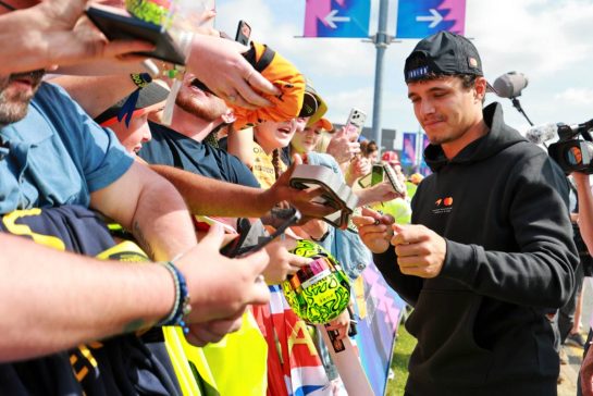 Lando Norris (GBR) McLaren F1 Team with fans.
03.07.2026. Formula 1 World Championship, Rd 9, British Grand Prix, Silverstone, England, Sprint Qualifying Day.
- www.xpbimages.com, EMail: requests@xpbimages.com © Copyright: Moy / XPB Images