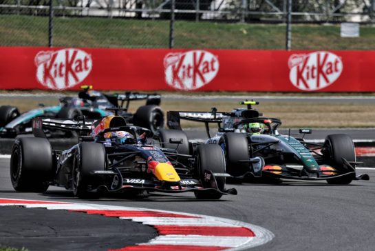 Max Verstappen (NLD) Red Bull Racing RB22 and Lando Norris (GBR) McLaren F1 Team MCL40.
03.07.2026. Formula 1 World Championship, Rd 9, British Grand Prix, Silverstone, England, Sprint Qualifying Day.
- www.xpbimages.com, EMail: requests@xpbimages.com © Copyright: Moy / XPB Images
