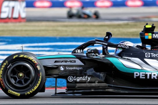 Sprint winner Andrea Kimi Antonelli (ITA) Mercedes AMG Formula One Team W17 waves at the end of the race.
04.07.2026. Formula 1 World Championship, Rd 9, British Grand Prix, Silverstone, England, Sprint and Qualifying Day.
- www.xpbimages.com, EMail: requests@xpbimages.com © Copyright: Batchelor / XPB Images