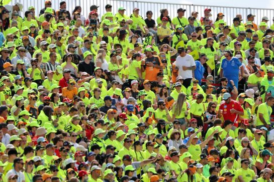 Circuit atmosphere - fans in the Lando Norris grandstand.
05.07.2026. Formula 1 World Championship, Rd 9, British Grand Prix, Silverstone, England, Race Day.
- www.xpbimages.com, EMail: requests@xpbimages.com © Copyright: Bearne / XPB Images