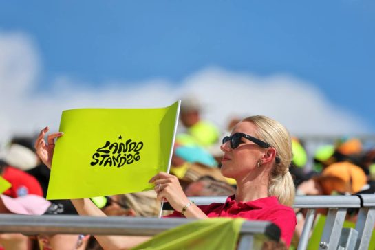 Circuit atmosphere - fans in the Lando Norris grandstand.
05.07.2026. Formula 1 World Championship, Rd 9, British Grand Prix, Silverstone, England, Race Day.
- www.xpbimages.com, EMail: requests@xpbimages.com © Copyright: Bearne / XPB Images