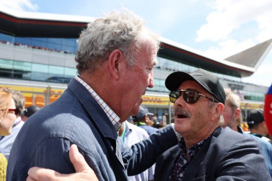 (L to R): Jeremy Clarkson (GBR) with Nigel Mansell (GBR) on the grid.
05.07.2026. Formula 1 World Championship, Rd 9, British Grand Prix, Silverstone, England, Race Day.
- www.xpbimages.com, EMail: requests@xpbimages.com © Copyright: Bearne / XPB Images