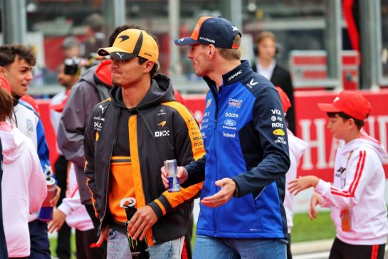 (L to R): Lando Norris (GBR) McLaren F1 Team and Max Verstappen (NLD) Red Bull Racing on the drivers' parade.
19.07.2026. Formula 1 World Championship, Rd 10, Belgian Grand Prix, Spa Francorchamps, Belgium, Race Day.
- www.xpbimages.com, EMail: requests@xpbimages.com © Copyright: Batchelor / XPB Images