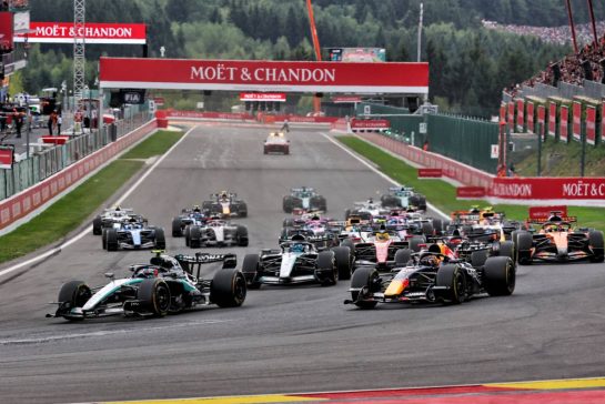 Andrea Kimi Antonelli (ITA) Mercedes AMG Formula One Team W17 leads at the start of the race.
19.07.2026. Formula 1 World Championship, Rd 10, Belgian Grand Prix, Spa Francorchamps, Belgium, Race Day.
- www.xpbimages.com, EMail: requests@xpbimages.com © Copyright: Bearne / XPB Images
