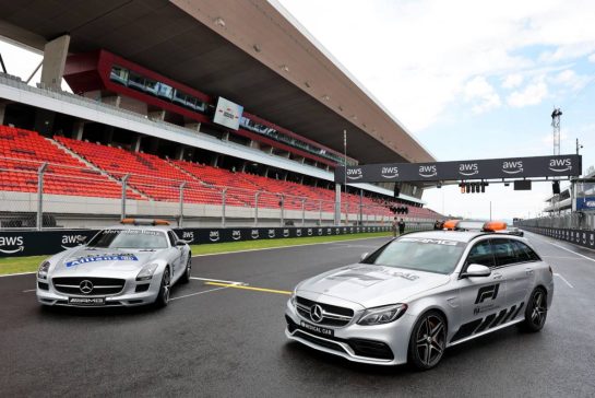 Circuit atmosphere - the original Mercedes FIA Safety Car and Mercedes FIA Medical Car.
23.07.2026. Formula 1 World Championship, Rd 11, Hungarian Grand Prix, Budapest, Hungary, Preparation Day.
- www.xpbimages.com, EMail: requests@xpbimages.com © Copyright: Moy / XPB Images