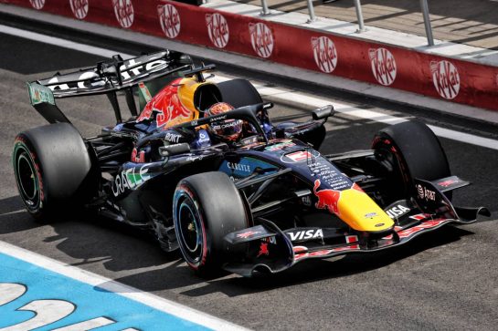 Max Verstappen (NLD) Red Bull Racing RB22 in the pits.
25.07.2026. Formula 1 World Championship, Rd 11, Hungarian Grand Prix, Budapest, Hungary, Qualifying Day.
- www.xpbimages.com, EMail: requests@xpbimages.com © Copyright: Moy / XPB Images