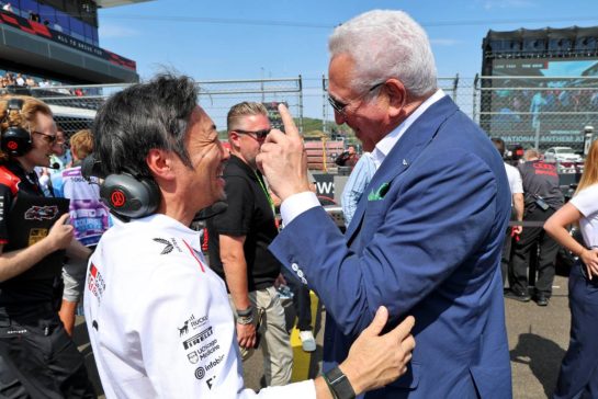(L to R): Ayao Komatsu (JPN) Haas F1 Team Principal with Lawrence Stroll (CDN) Aston Martin F1 Team Investor on the grid.
26.07.2026. Formula 1 World Championship, Rd 11, Hungarian Grand Prix, Budapest, Hungary, Race Day.
- www.xpbimages.com, EMail: requests@xpbimages.com © Copyright: Batchelor / XPB Images