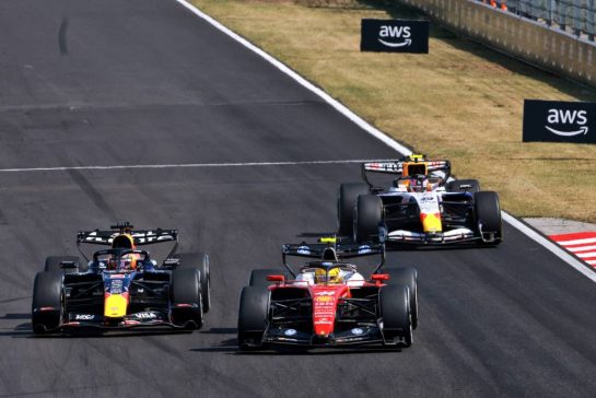 Lewis Hamilton (GBR) Scuderia Ferrari SF-26 and Max Verstappen (NLD) Red Bull Racing RB22 battle for position.
26.07.2026. Formula 1 World Championship, Rd 11, Hungarian Grand Prix, Budapest, Hungary, Race Day.
- www.xpbimages.com, EMail: requests@xpbimages.com © Copyright: Charniaux / XPB Images
