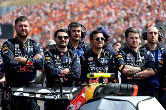 Red Bull Racing on the grid.
26.07.2026. Formula 1 World Championship, Rd 11, Hungarian Grand Prix, Budapest, Hungary, Race Day.
- www.xpbimages.com, EMail: requests@xpbimages.com © Copyright: Moy / XPB Images