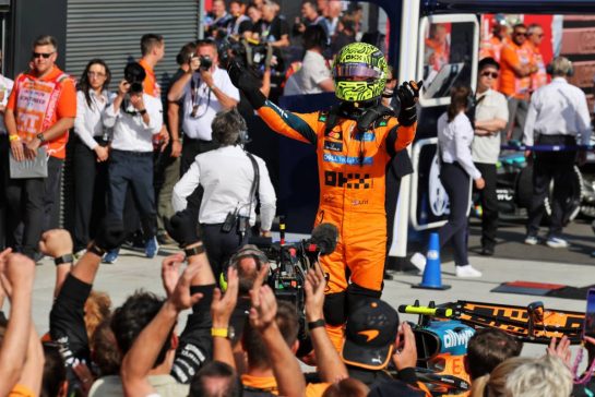 Race winner Lando Norris (GBR) McLaren F1 Team MCL40 celebrates in parc ferme.
26.07.2026. Formula 1 World Championship, Rd 11, Hungarian Grand Prix, Budapest, Hungary, Race Day.
- www.xpbimages.com, EMail: requests@xpbimages.com © Copyright: Moy / XPB Images