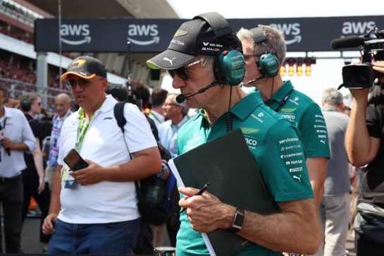 Adrian Newey (GBR) Aston Martin F1 Team, Team Principal on the grid.
26.07.2026. Formula 1 World Championship, Rd 11, Hungarian Grand Prix, Budapest, Hungary, Race Day.
- www.xpbimages.com, EMail: requests@xpbimages.com © Copyright: Moy / XPB Images