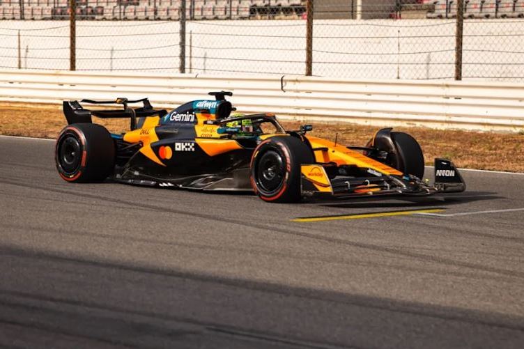 McLaren wraps up pre-break running with Portim&atilde;o test