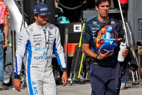 (L to R): Carlos Sainz (ESP) Williams F1 Team with Borja Presol (ESP) Williams F1 Team Personal Trainer.
21.08.2026. Formula 1 World Championship, Rd 12, Dutch Grand Prix, Zandvoort, Netherlands, Sprint Qualifying Day.
- www.xpbimages.com, EMail: requests@xpbimages.com © Copyright: Batchelor / XPB Images
