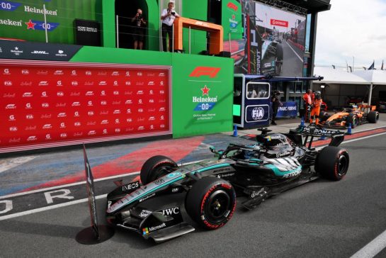 Pole sitter George Russell (GBR) Mercedes AMG Formula One Team W17 in Sprint qualifying parc ferme.
21.08.2026. Formula 1 World Championship, Rd 12, Dutch Grand Prix, Zandvoort, Netherlands, Sprint Qualifying Day.
- www.xpbimages.com, EMail: requests@xpbimages.com © Copyright: Batchelor / XPB Images