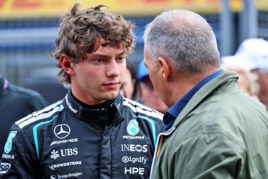 (L to R): Andrea Kimi Antonelli (ITA) Mercedes AMG Formula One Team with his father Marco Antonelli (ITA) on the grid.
22.08.2026. Formula 1 World Championship, Rd 12, Dutch Grand Prix, Zandvoort, Netherlands, Sprint and Qualifying Day.
- www.xpbimages.com, EMail: requests@xpbimages.com © Copyright: Batchelor / XPB Images