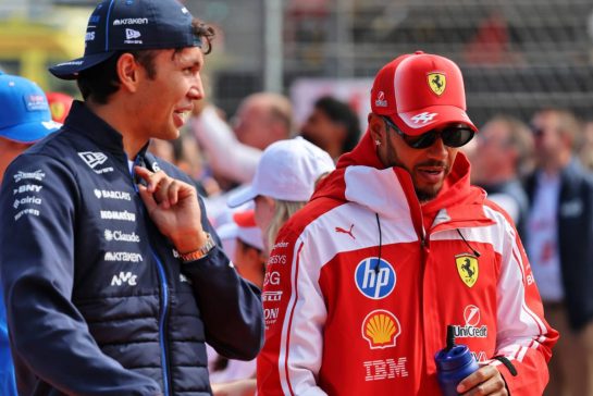 (L to R): Alexander Albon (THA) Williams F1 Team with Lewis Hamilton (GBR) Scuderia Ferrari on the drivers' parade.
23.08.2026. Formula 1 World Championship, Rd 12, Dutch Grand Prix, Zandvoort, Netherlands, Race Day.
- www.xpbimages.com, EMail: requests@xpbimages.com © Copyright: Batchelor / XPB Images