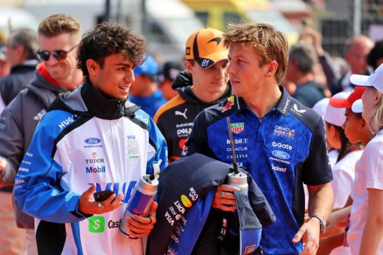 (L to R): Arvid Lindblad (GBR) Racing Bulls Formula One Team with Liam Lawson (NZL) Red Bull Racing on the drivers' parade.
23.08.2026. Formula 1 World Championship, Rd 12, Dutch Grand Prix, Zandvoort, Netherlands, Race Day.
- www.xpbimages.com, EMail: requests@xpbimages.com © Copyright: Batchelor / XPB Images