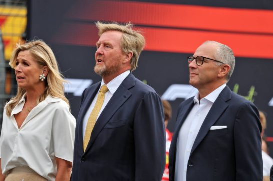 (L to R): Queen Maxima of the Netherlands with her husband Willem-Alexander (NLD), King of the Netherlands, and Stefano Domenicali (ITA) Formula One President and CEO as the grid observes the national anthem.
23.08.2026. Formula 1 World Championship, Rd 12, Dutch Grand Prix, Zandvoort, Netherlands, Race Day.
- www.xpbimages.com, EMail: requests@xpbimages.com © Copyright: Moy / XPB Images