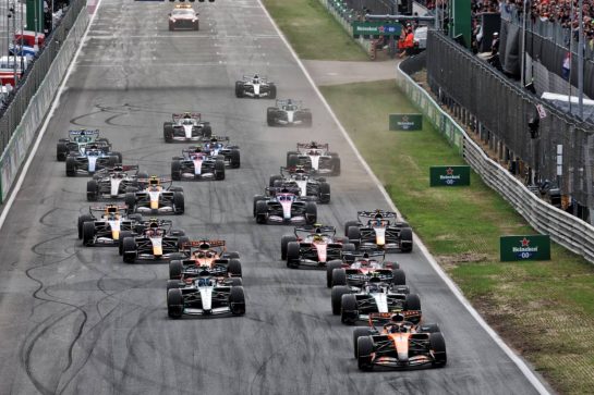 Lando Norris (GBR) McLaren F1 Team MCL40 leads at the start of the race.
23.08.2026. Formula 1 World Championship, Rd 12, Dutch Grand Prix, Zandvoort, Netherlands, Race Day.
- www.xpbimages.com, EMail: requests@xpbimages.com © Copyright: Moy / XPB Images