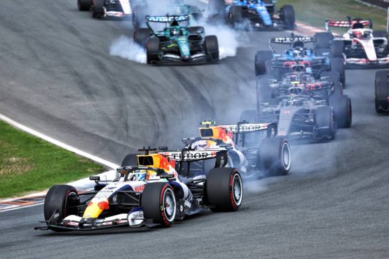Arvid Lindblad (GBR) Racing Bulls Formula One Team VCARB 03 at the start of the race.
23.08.2026. Formula 1 World Championship, Rd 12, Dutch Grand Prix, Zandvoort, Netherlands, Race Day.
- www.xpbimages.com, EMail: requests@xpbimages.com © Copyright: Bearne / XPB Images