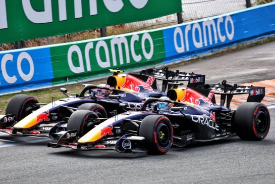 Liam Lawson (NZL) Red Bull Racing RB22 and Max Verstappen (NLD) Red Bull Racing RB22 battle for position.
23.08.2026. Formula 1 World Championship, Rd 12, Dutch Grand Prix, Zandvoort, Netherlands, Race Day.
- www.xpbimages.com, EMail: requests@xpbimages.com © Copyright: Bearne / XPB Images
