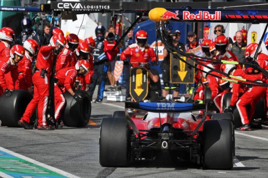 Lewis Hamilton (GBR) Scuderia Ferrari SF-26 makes a pit stop.
23.08.2026. Formula 1 World Championship, Rd 12, Dutch Grand Prix, Zandvoort, Netherlands, Race Day.
- www.xpbimages.com, EMail: requests@xpbimages.com © Copyright: Moy / XPB Images