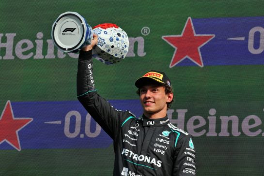 Andrea Kimi Antonelli (ITA) Mercedes AMG Formula One Team celebrates his second position on the podium.
23.08.2026. Formula 1 World Championship, Rd 12, Dutch Grand Prix, Zandvoort, Netherlands, Race Day.
- www.xpbimages.com, EMail: requests@xpbimages.com © Copyright: Moy / XPB Images