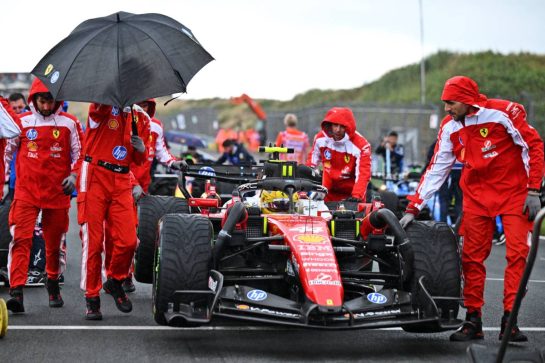 Lewis Hamilton (GBR) Scuderia Ferrari SF-26 on the grid.
23.08.2026. Formula 1 World Championship, Rd 12, Dutch Grand Prix, Zandvoort, Netherlands, Race Day.
- www.xpbimages.com, EMail: requests@xpbimages.com © Copyright: Price / XPB Images