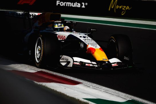 Arvid Lindblad (GBR) Racing Bulls Formula One Team VCARB 03.
04.09.2026. Formula 1 World Championship, Rd 13, Italian Grand Prix, Monza, Italy, Practice Day.
- www.xpbimages.com, EMail: requests@xpbimages.com © Copyright: Bearne / XPB Images