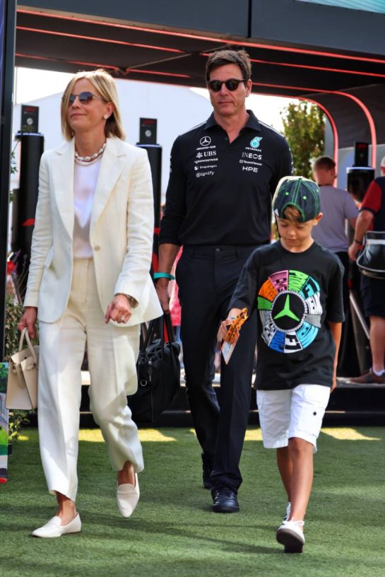 (L to R): Susie Wolff (GBR) F1 Academy Managing Director with her husband Toto Wolff (GER) Mercedes AMG Formula One Team Shareholder and Executive Director and son Jack Wolff.
06.09.2026. Formula 1 World Championship, Rd 13, Italian Grand Prix, Monza, Italy, Race Day.
- www.xpbimages.com, EMail: requests@xpbimages.com © Copyright:  Rew / XPB Images
