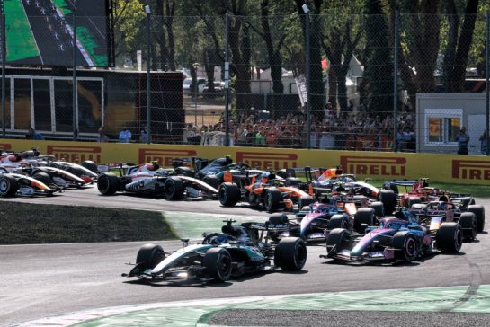 George Russell (GBR) Mercedes AMG Formula One Team W17 leads at the restart of the race.
06.09.2026. Formula 1 World Championship, Rd 13, Italian Grand Prix, Monza, Italy, Race Day.
- www.xpbimages.com, EMail: requests@xpbimages.com © Copyright: Charniaux / XPB Images