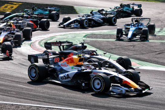 Yuki Tsunoda (JPN) Racing Bulls Formula One Team VCARB 03 Reserve Driver and Nico Hulkenberg (GER) Audi F1 Team R26 at the restart of the race.
06.09.2026. Formula 1 World Championship, Rd 13, Italian Grand Prix, Monza, Italy, Race Day.
- www.xpbimages.com, EMail: requests@xpbimages.com © Copyright: Charniaux / XPB Images