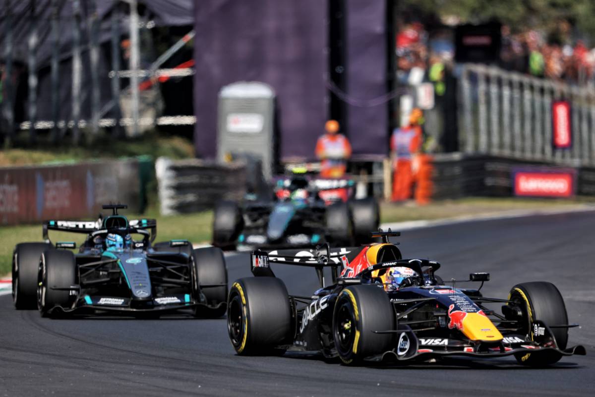 Verstappen felt ‘like a turtle’ against Mercedes drivers in Italian GP Verstappen felt ‘like a turtle’ against Mercedes drivers in Italian GP