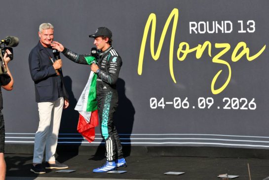 Race winner Andrea Kimi Antonelli (ITA) Mercedes AMG Formula One Team with David Coulthard (GBR) Channel 4 F1 Commentator in parc ferme.
06.09.2026. Formula 1 World Championship, Rd 13, Italian Grand Prix, Monza, Italy, Race Day.
- www.xpbimages.com, EMail: requests@xpbimages.com © Copyright: Bearne / XPB Images