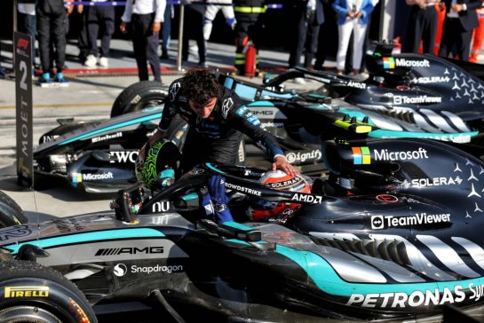 Race winner Andrea Kimi Antonelli (ITA) Mercedes AMG Formula One Team W17 celebrates with Lando Norris (GBR) McLaren F1 Team in parc ferme.
06.09.2026. Formula 1 World Championship, Rd 13, Italian Grand Prix, Monza, Italy, Race Day.
- www.xpbimages.com, EMail: requests@xpbimages.com © Copyright: Bearne / XPB Images
