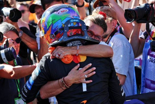 Lando Norris (GBR) McLaren F1 Team celebrates his pole position with his mother Cisca Wauman (BEL) in qualifying parc ferme.
12.09.2026. Formula 1 World Championship, Rd 14, Spanish Grand Prix, Madrid, Spain, Qualifying Day.
- www.xpbimages.com, EMail: requests@xpbimages.com © Copyright: Batchelor / XPB Images