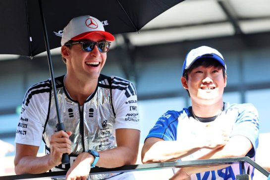 (L to R): George Russell (GBR) Mercedes AMG Formula One Team and Yuki Tsunoda (JPN) Racing Bulls Formula One Team Reserve Driver on the drivers' parade.
13.09.2026. Formula 1 World Championship, Rd 14, Spanish Grand Prix, Madrid, Spain, Race Day.
- www.xpbimages.com, EMail: requests@xpbimages.com © Copyright: Batchelor / XPB Images