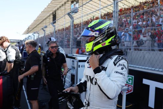 Sergio Perez (MEX) Cadillac Formula 1 Team on the grid.
13.09.2026. Formula 1 World Championship, Rd 14, Spanish Grand Prix, Madrid, Spain, Race Day.
- www.xpbimages.com, EMail: requests@xpbimages.com © Copyright: Bearne / XPB Images