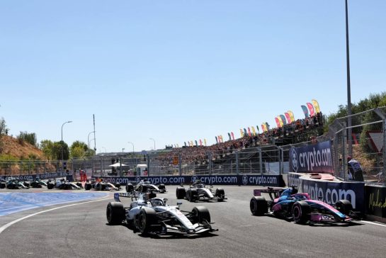 Alexander Albon (THA) Williams F1 Team FW48 and Pierre Gasly (FRA) Alpine F1 Team A526 at the start of the race.
13.09.2026. Formula 1 World Championship, Rd 14, Spanish Grand Prix, Madrid, Spain, Race Day.
- www.xpbimages.com, EMail: requests@xpbimages.com © Copyright: Bearne / XPB Images