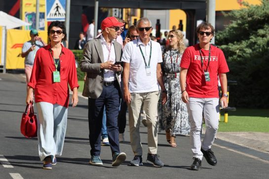 Benedetto Vigna (ITA) Ferrari CEO (Wearing red cap).
13.09.2026. Formula 1 World Championship, Rd 14, Spanish Grand Prix, Madrid, Spain, Race Day.
- www.xpbimages.com, EMail: requests@xpbimages.com © Copyright: Moy / XPB Images