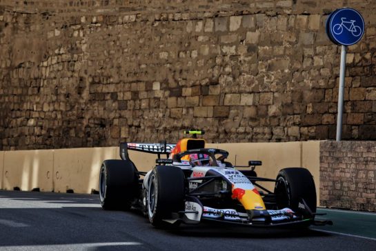 Liam Lawson (NZL) Racing Bulls Formula One Team VCARB 03.
24.09.2026. Formula One World Championship, Rd 15, Azerbaijan Grand Prix, Baku, Azerbaijan, Practice Day.
- www.xpbimages.com, EMail: requests@xpbimages.com © Copyright: Rew / XPB Images