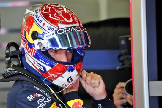 Max Verstappen (NLD) Red Bull Racing.
25.09.2026. Formula One World Championship, Rd 15, Azerbaijan Grand Prix, Baku, Azerbaijan, Qualifying Day.
- www.xpbimages.com, EMail: requests@xpbimages.com © Copyright: Batchelor / XPB Images