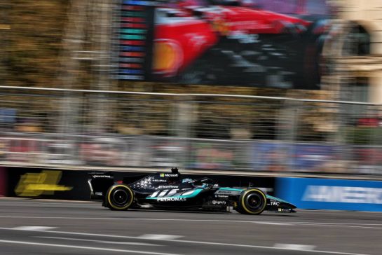 George Russell (GBR) Mercedes AMG Formula One Team W17.
25.09.2026. Formula One World Championship, Rd 15, Azerbaijan Grand Prix, Baku, Azerbaijan, Qualifying Day.
- www.xpbimages.com, EMail: requests@xpbimages.com © Copyright: Bearne / XPB Images