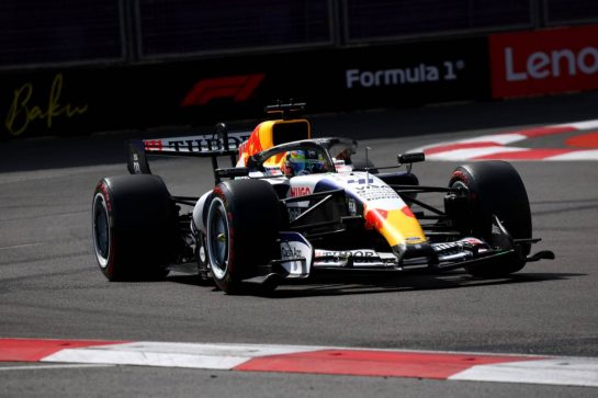 Arvid Lindblad (GBR) Racing Bulls Formula One Team VCARB 03.
25.09.2026. Formula One World Championship, Rd 15, Azerbaijan Grand Prix, Baku, Azerbaijan, Qualifying Day.
- www.xpbimages.com, EMail: requests@xpbimages.com © Copyright: Bearne / XPB Images