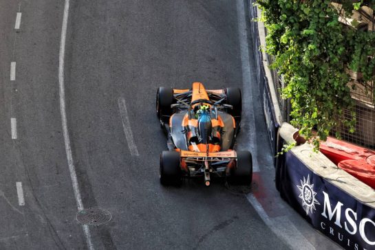 Lando Norris (GBR) McLaren F1 Team MCL40.
25.09.2026. Formula One World Championship, Rd 15, Azerbaijan Grand Prix, Baku, Azerbaijan, Qualifying Day.
- www.xpbimages.com, EMail: requests@xpbimages.com © Copyright: Rew / XPB Images