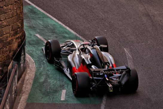 Nico Hulkenberg (GER) Audi F1 Team R26.
25.09.2026. Formula One World Championship, Rd 15, Azerbaijan Grand Prix, Baku, Azerbaijan, Qualifying Day.
- www.xpbimages.com, EMail: requests@xpbimages.com © Copyright: Rew / XPB Images