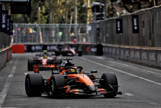 Oscar Piastri (AUS) McLaren F1 Team MCL40.
25.09.2026. Formula One World Championship, Rd 15, Azerbaijan Grand Prix, Baku, Azerbaijan, Qualifying Day.
- www.xpbimages.com, EMail: requests@xpbimages.com © Copyright: Rew / XPB Images